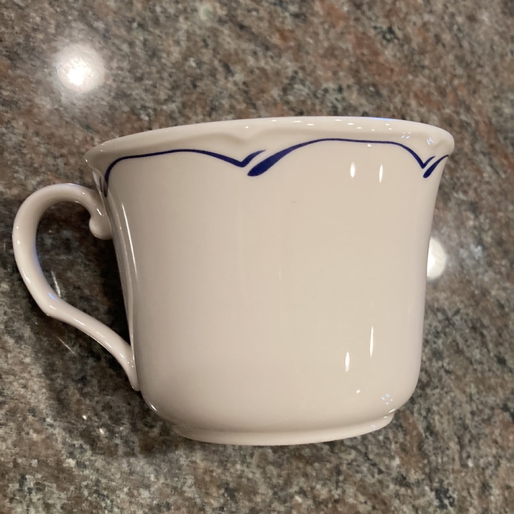 10 matching coffee mugs